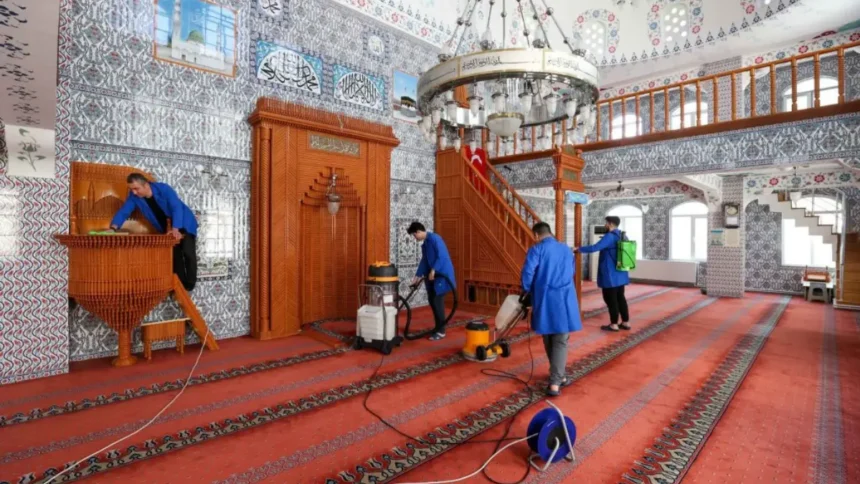 Buca Camii Temizliği