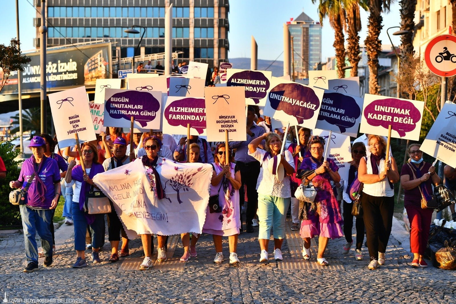 İzmir Alzheimer Yürüyüşü