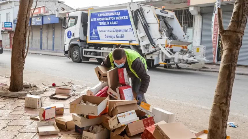 İzmir Büyükşehir Kahramanmaraş Temizlik Çalışmaları