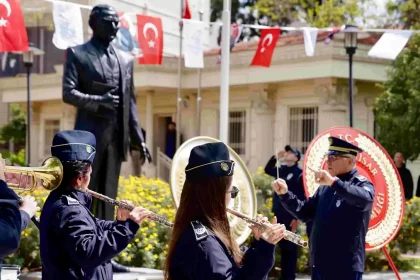 Atatürk'ün Seferihisar'a Gelişi