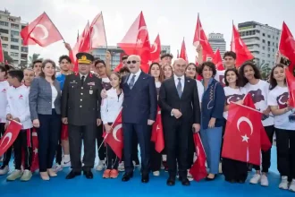 İzmir'de 19 Mayıs Atatürk'ü Anma Gençlik ve Spor Bayramı kutlamaları