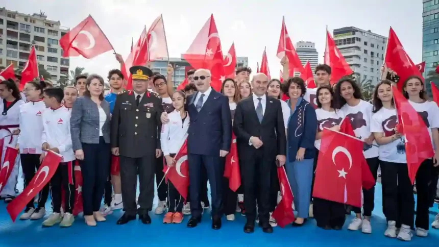 İzmir'de 19 Mayıs Atatürk'ü Anma Gençlik ve Spor Bayramı kutlamaları