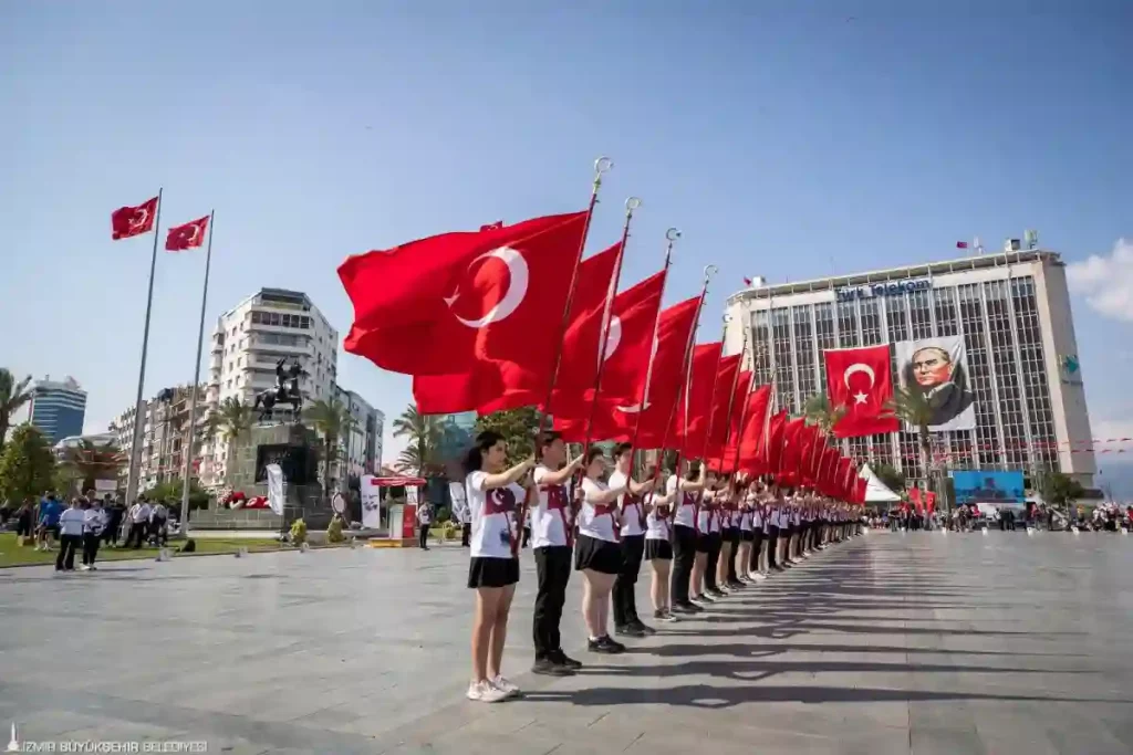 İzmir'de 19 Mayıs Atatürk'ü Anma Gençlik ve Spor Bayramı kutlamaları