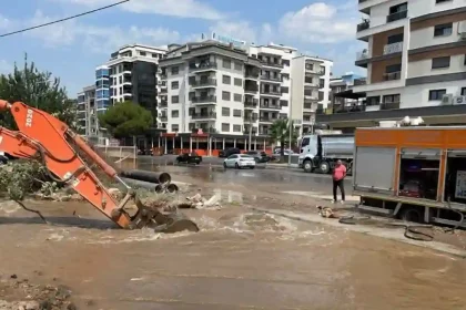 İzmir Su borusu Patlaması