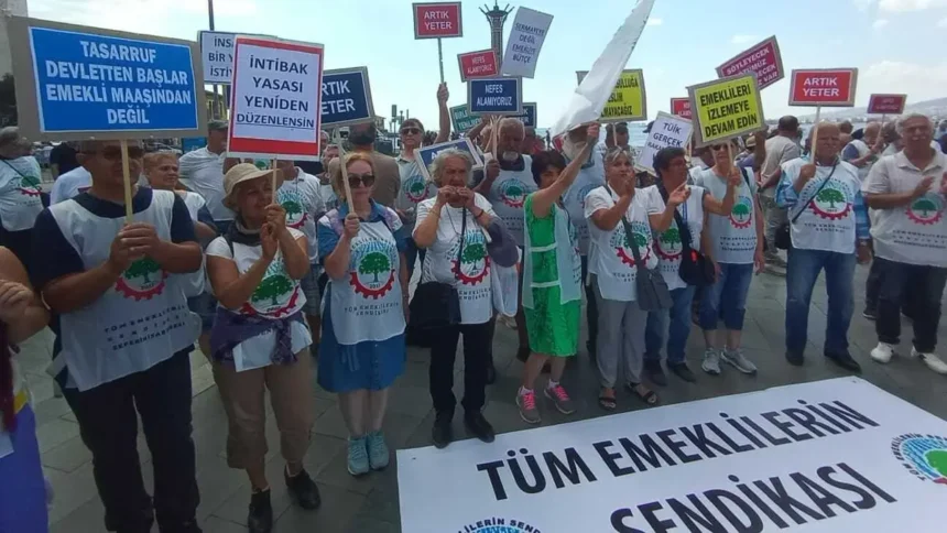 İzmir Emekliler protesto