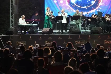 İzmir Çim Konserleri