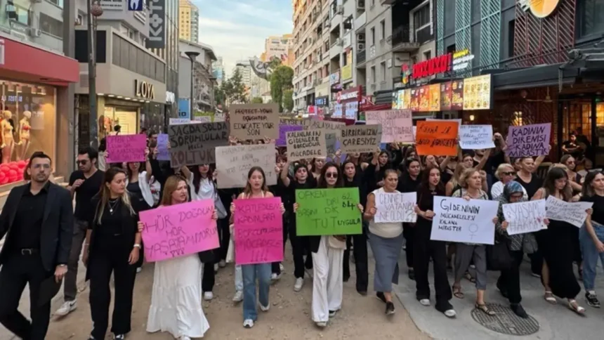 İzmir Kadın Cinayetleri yürüyüş