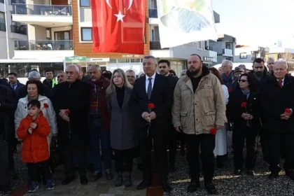 Güzelbahçe uğur Mumcu Anma