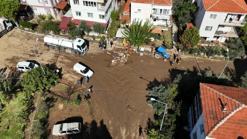 Foça Sel temizlik Çalışması