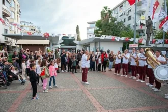 Cumhuriyet Kutlaması Karşıyaka