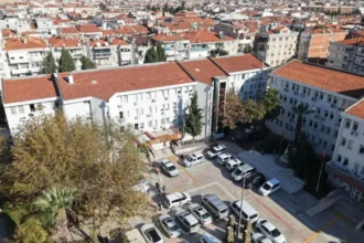 Karşıyaka adliyesi