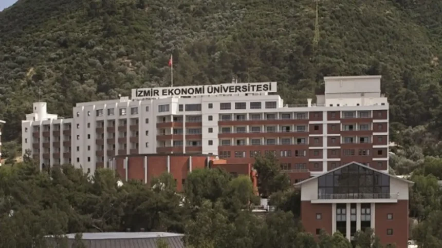 İzmir Ekonomi Üniversitesi